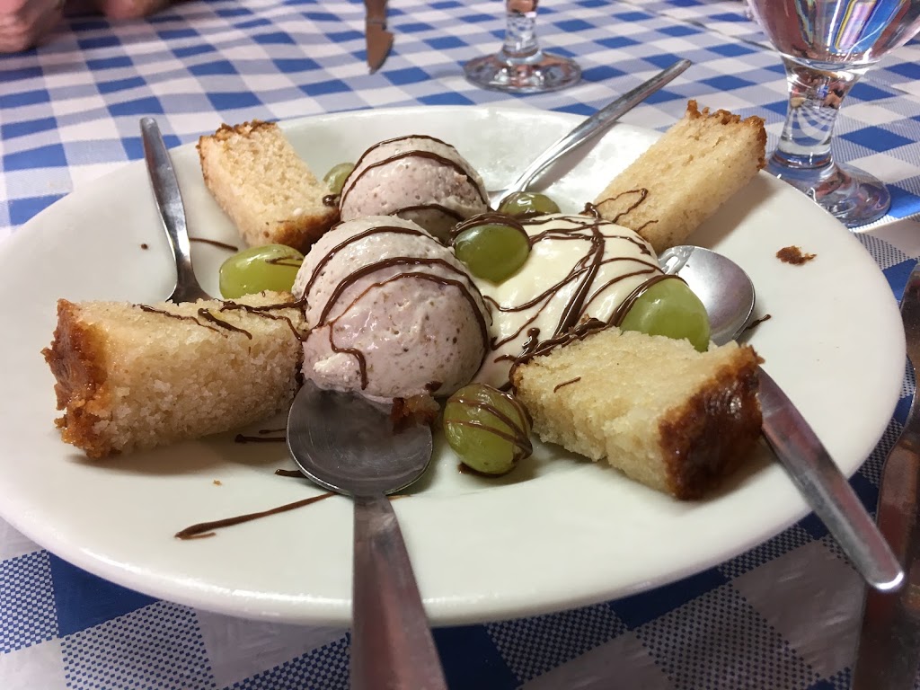 Guachinche Vina Cantera — Comida y bebida