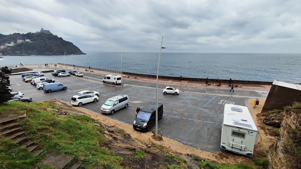 Pasealeku Berriko aparkalekua