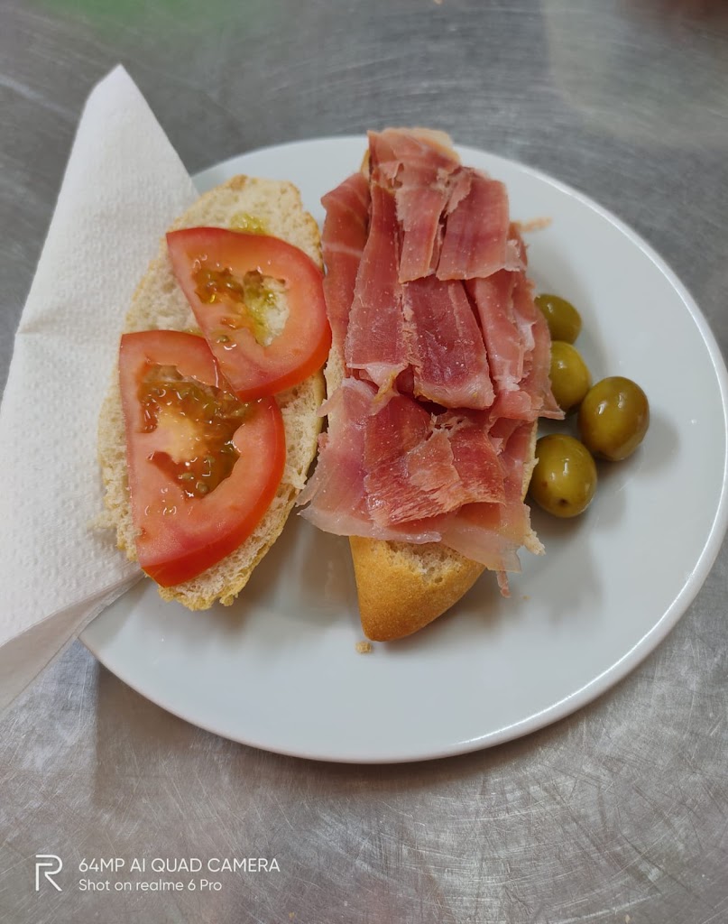 Restaurante Son Noguera 1 — Comida y bebida