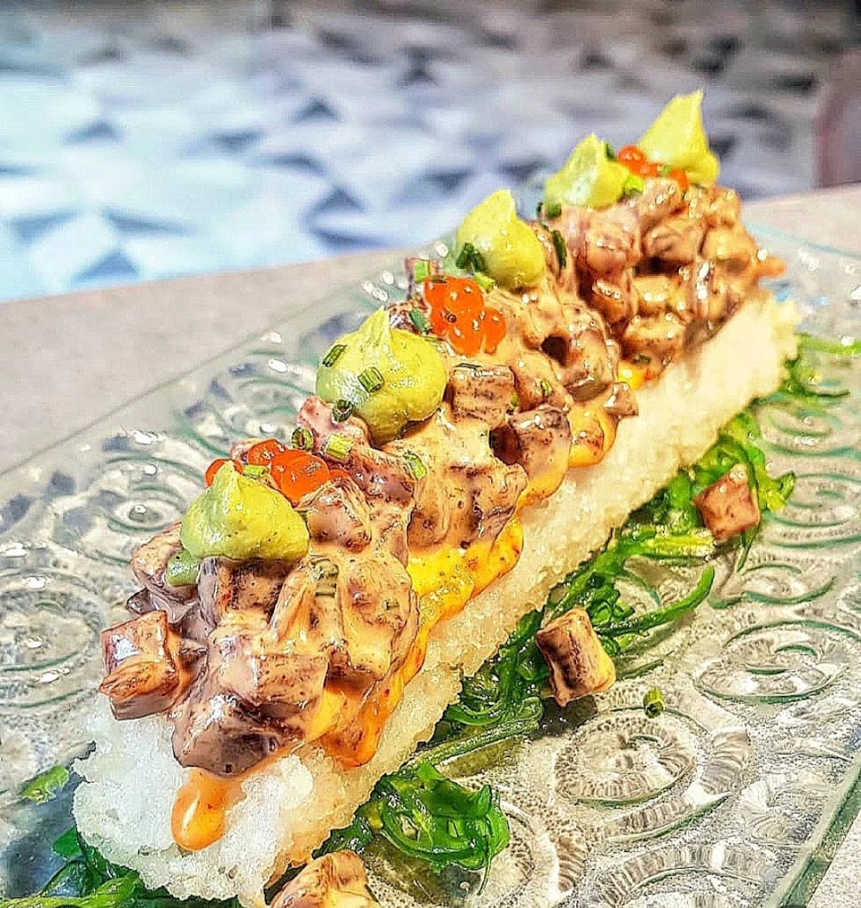 Restaurante Tropicana — Comida y bebida