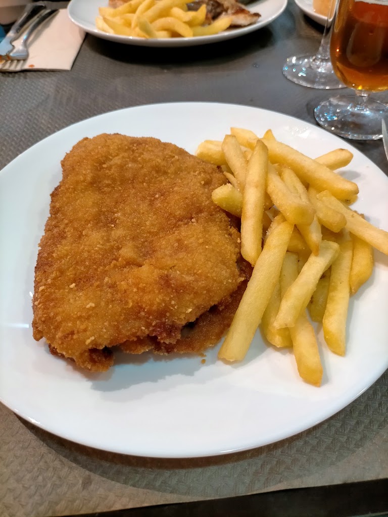 Bar Cafe El Vivi — Comida y bebida