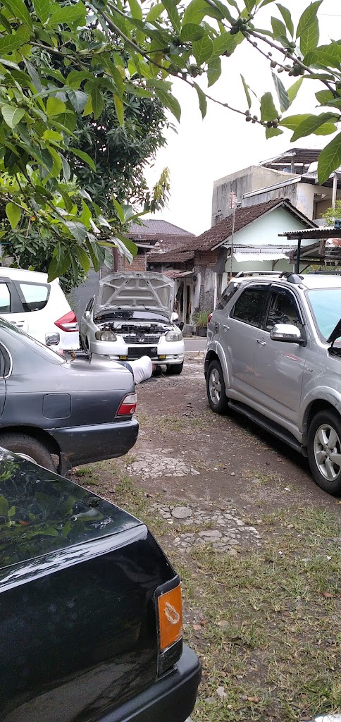 Angkasa Mobil (Bengkel Mobil)