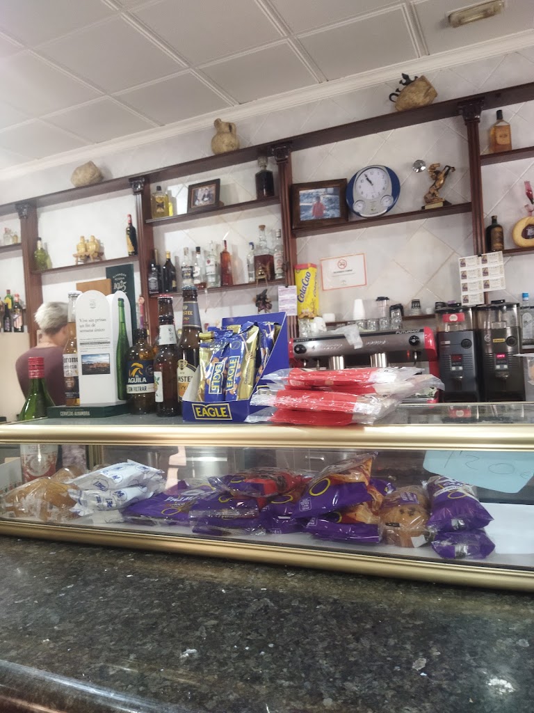 Cafe Bar Isandres — Ambiente