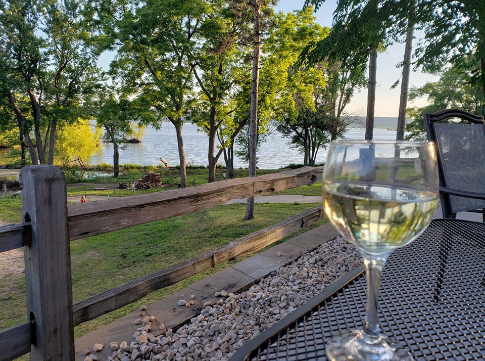  Red Pines Bar & Grill