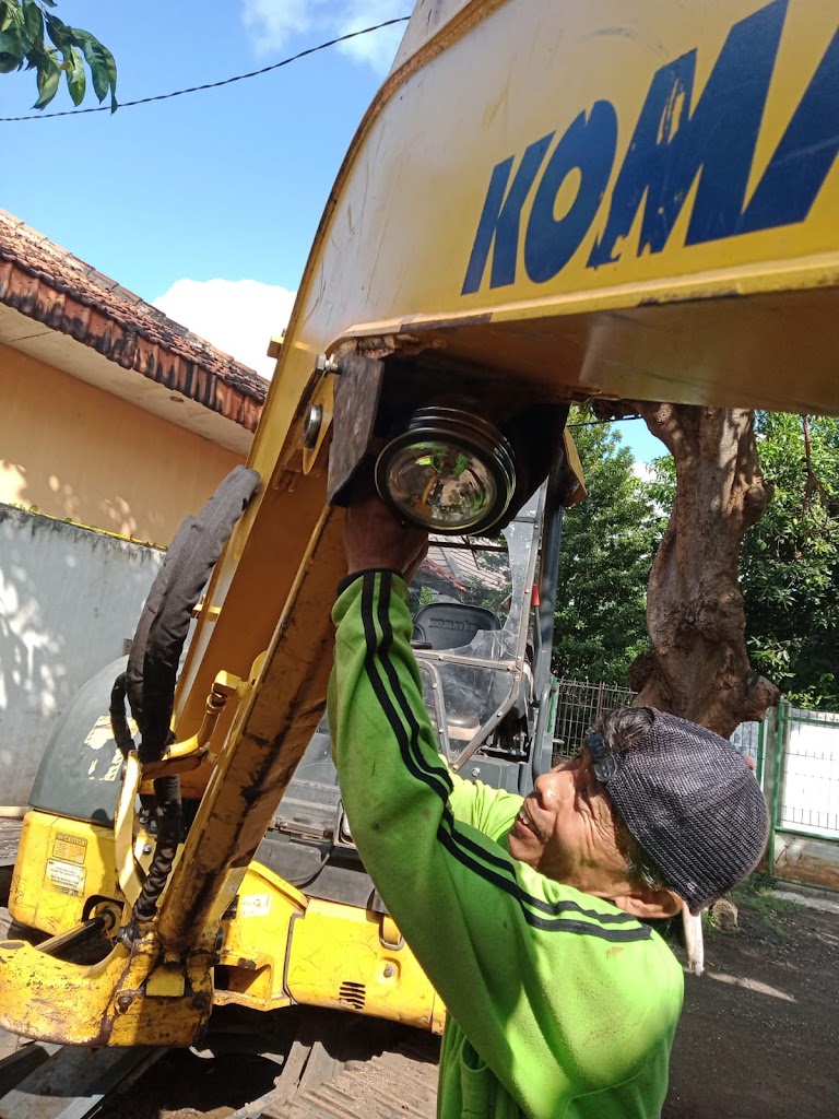 BENGKEL MOBIL DIESEL, PLATINAAN, NON INJEKSI, ALAT BERAT LAS LISTRIK MBAH WIDJI