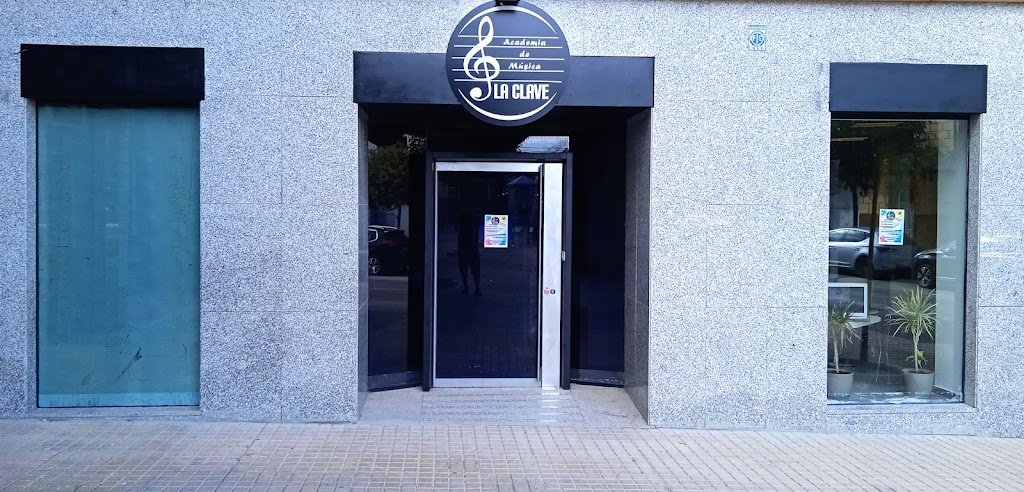 Academia de Musica La Clave — Del propietario