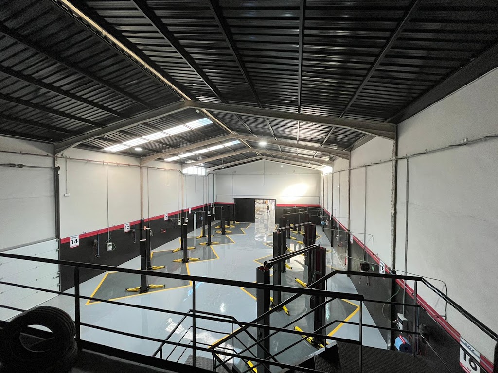 Reparaciones Motorvalle S. L. — Interior