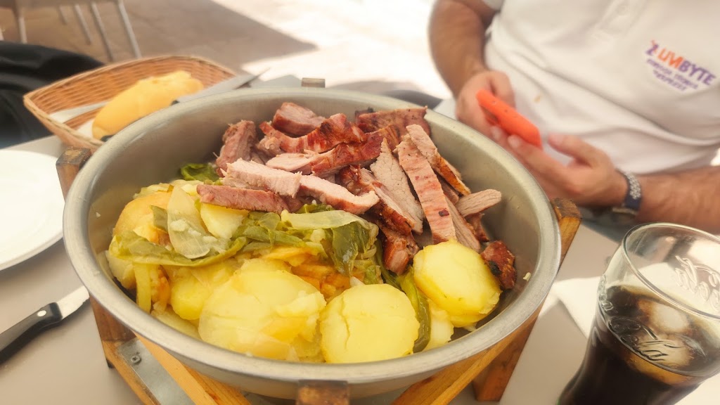 Bar Cafe Ganesha — Comida y bebida
