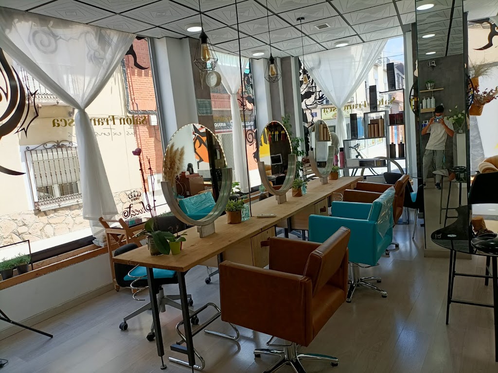 Salon Francesca — Interior