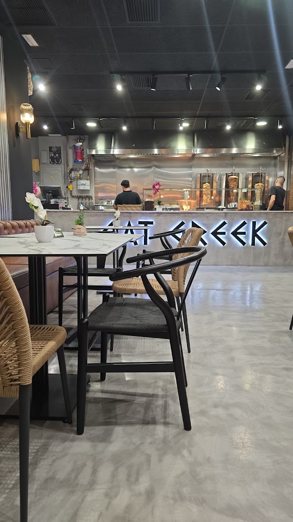 Eat Greek Gyros — Ambiente