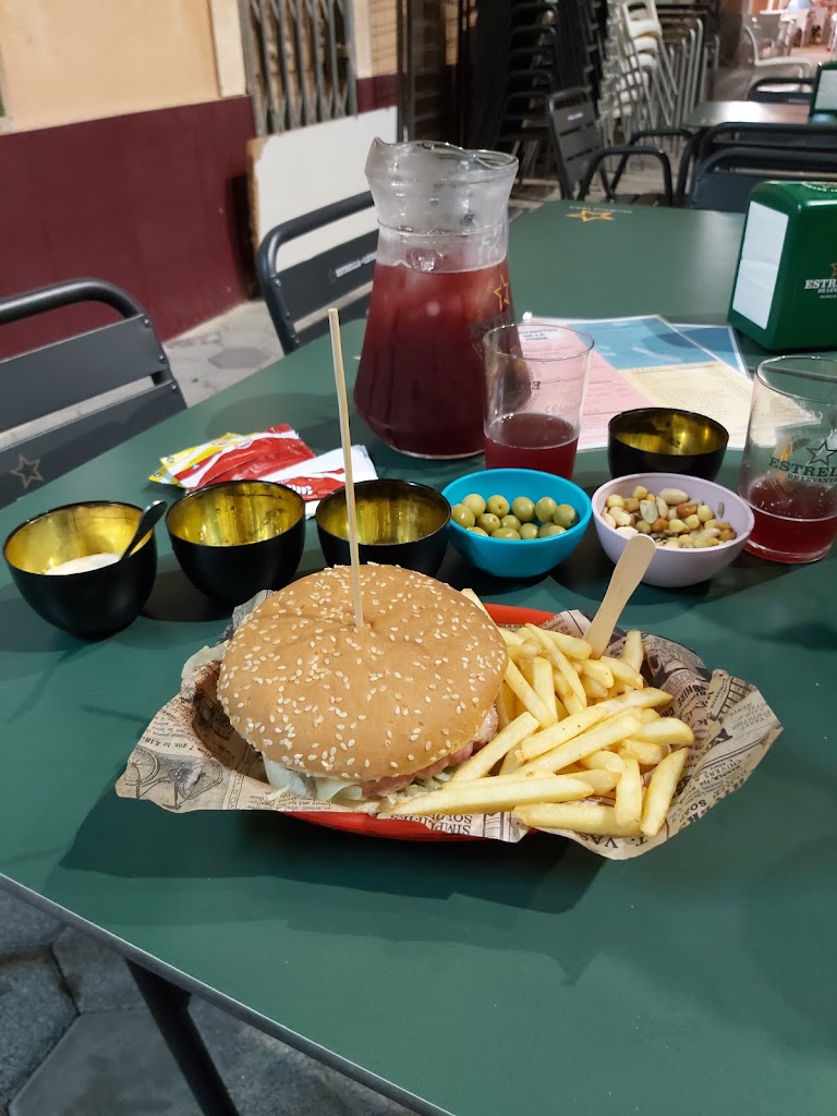 Los Montaditos de La Feria — Papas fritas
