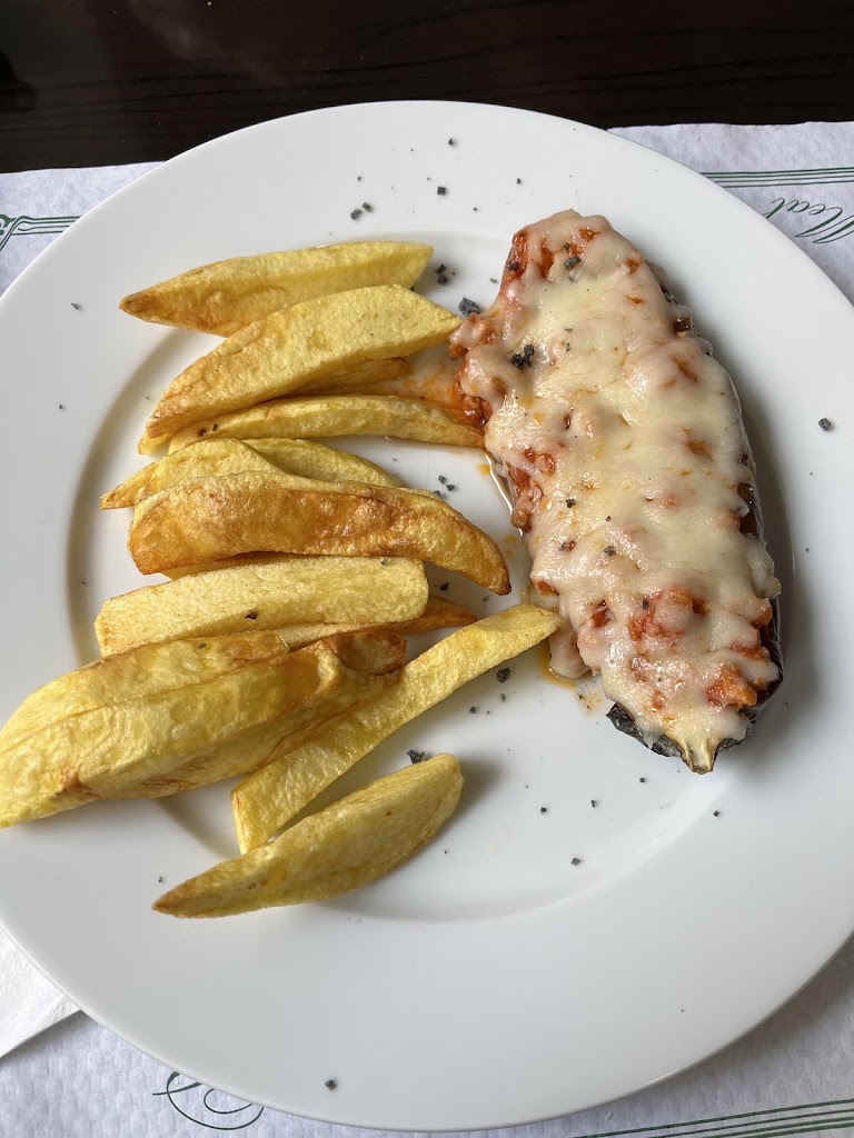 Taperia ?Quedamos? — Comida y bebida