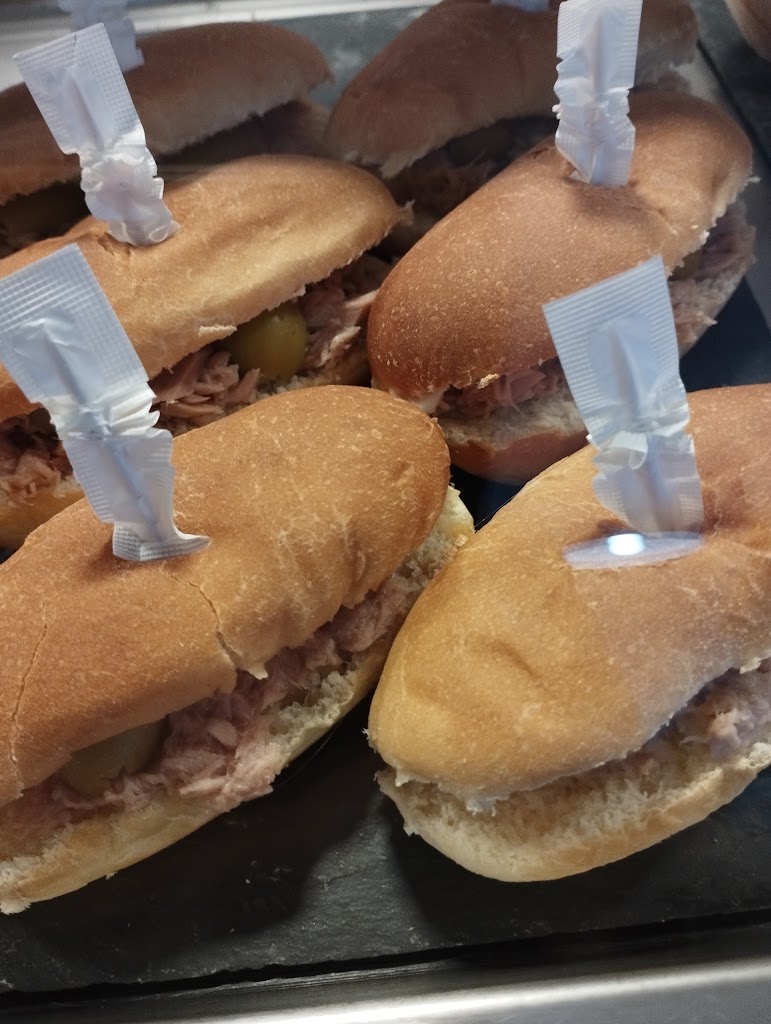 Bar boca 2 — Comida y bebida