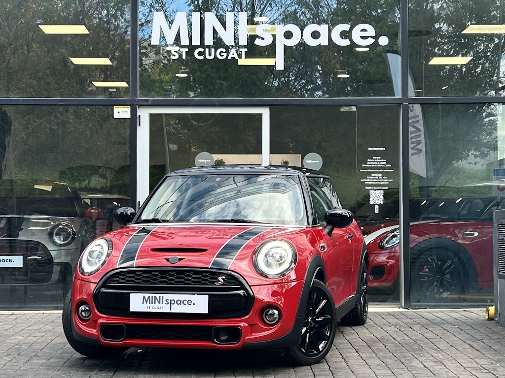 Mini Space St Cugat — Interior