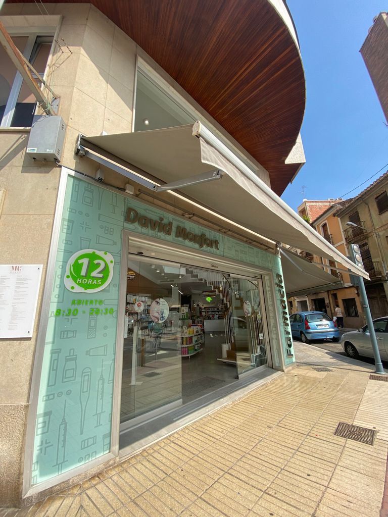 Farmacia David Monfort — Del propietario