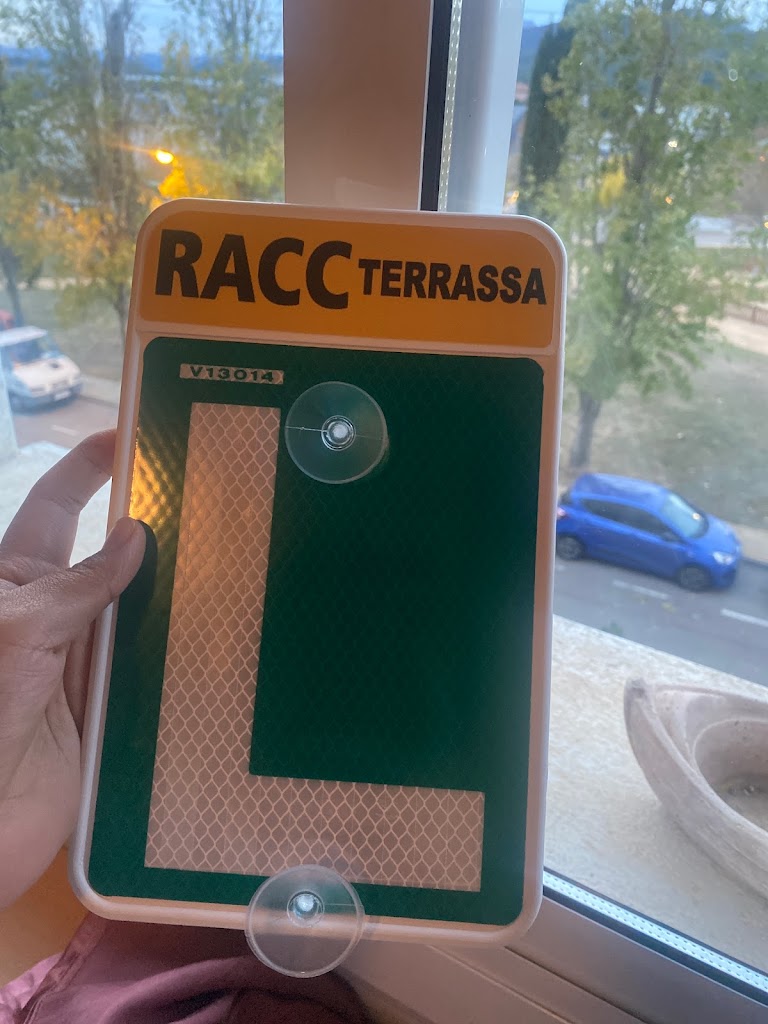 RACC Autoescola Terrassa 22 de Juliol — Automovil