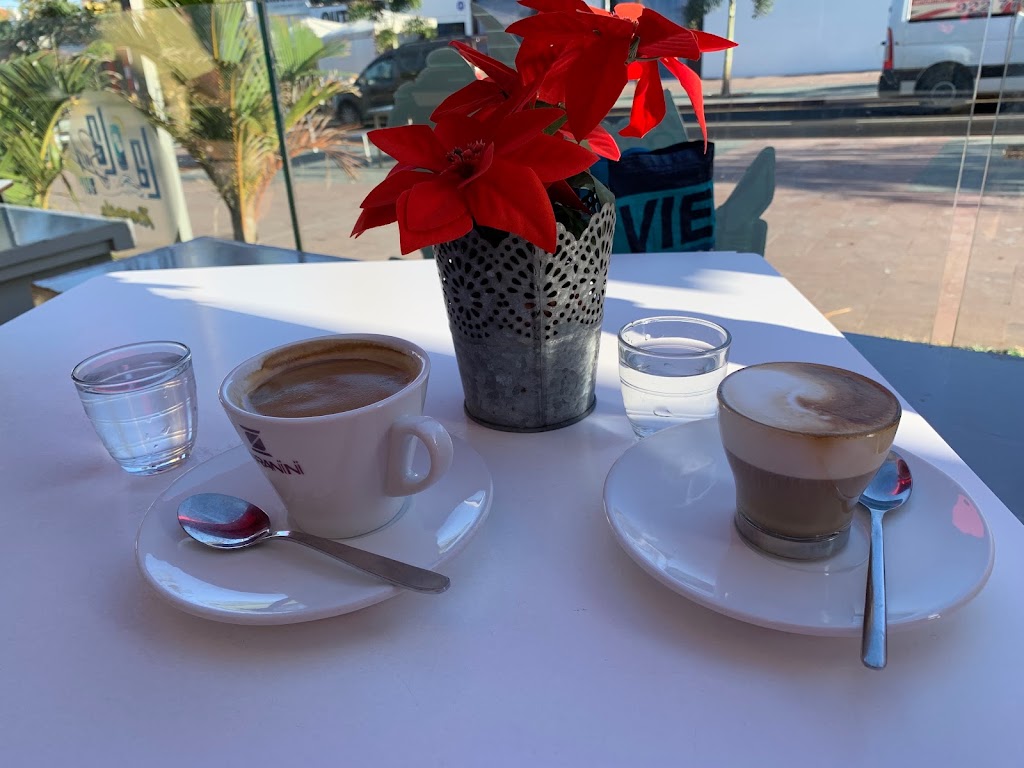 Surf Bar (the best coffee on the island) — Cortado