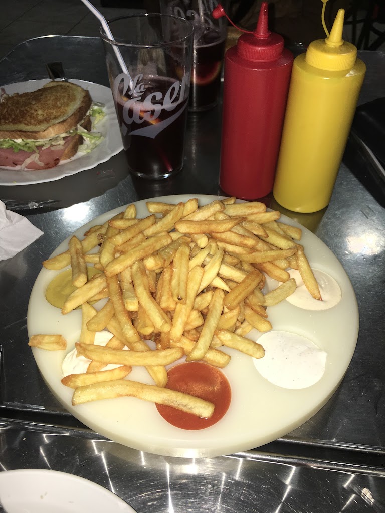 Hamburgueseria Ginebra — Hamburguesa
