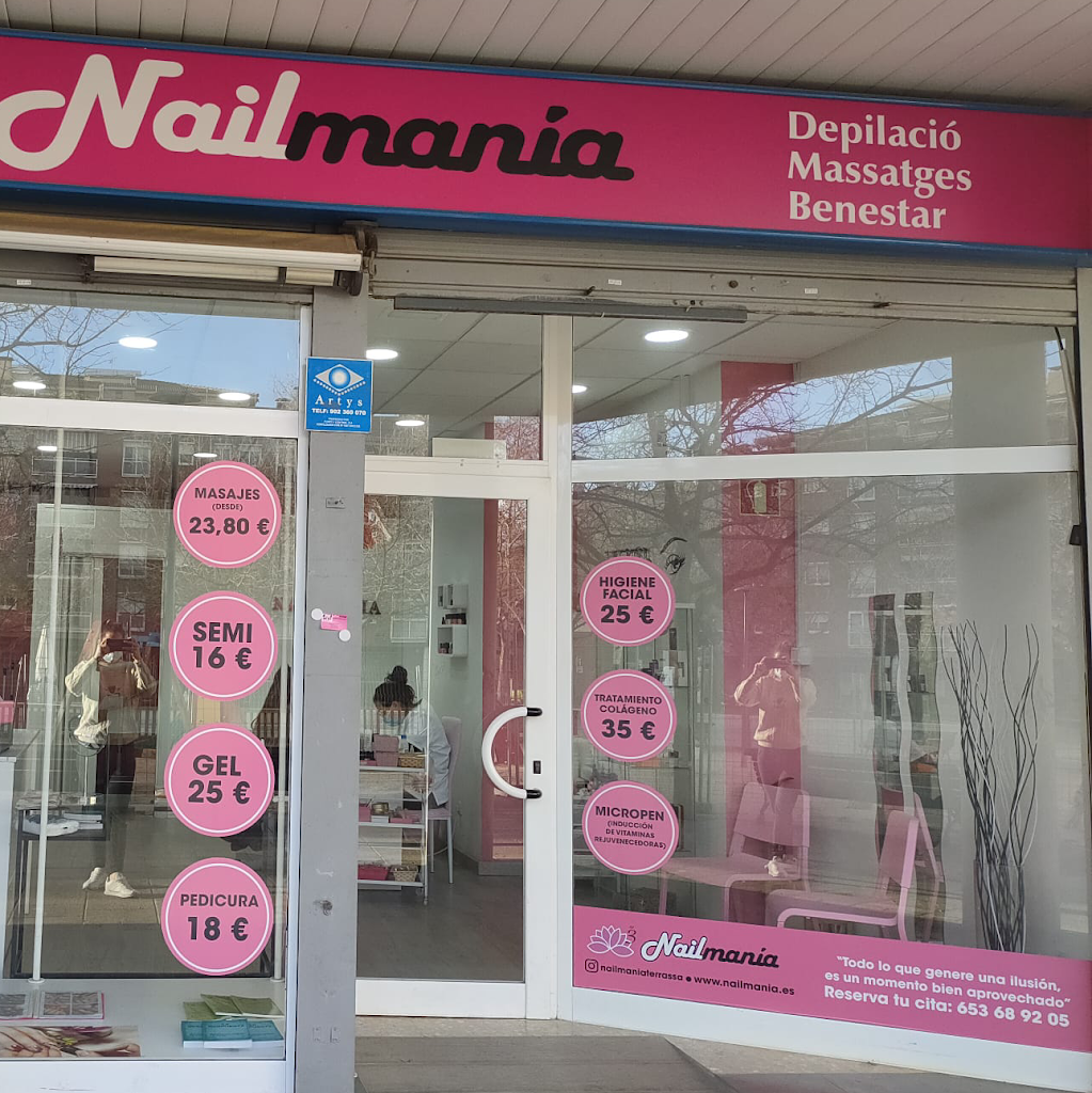 Nailmania — Exterior
