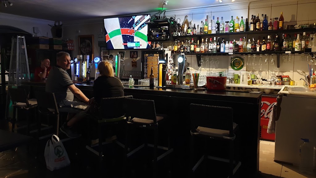 Sally-Joans Irish Bar — Ambiente