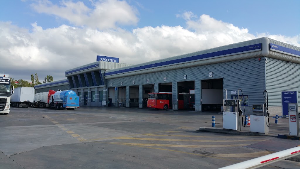 Volvo Truck Center SL — Automovil