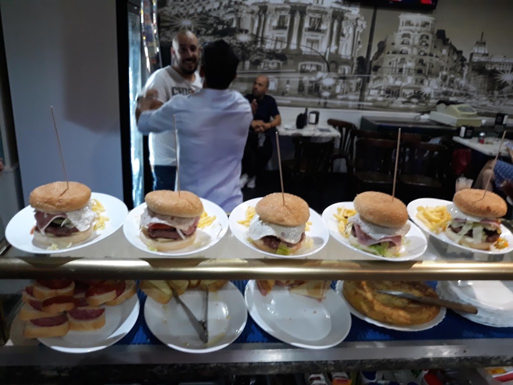 Bar Restaurante Los Cerezos — Comida y bebida