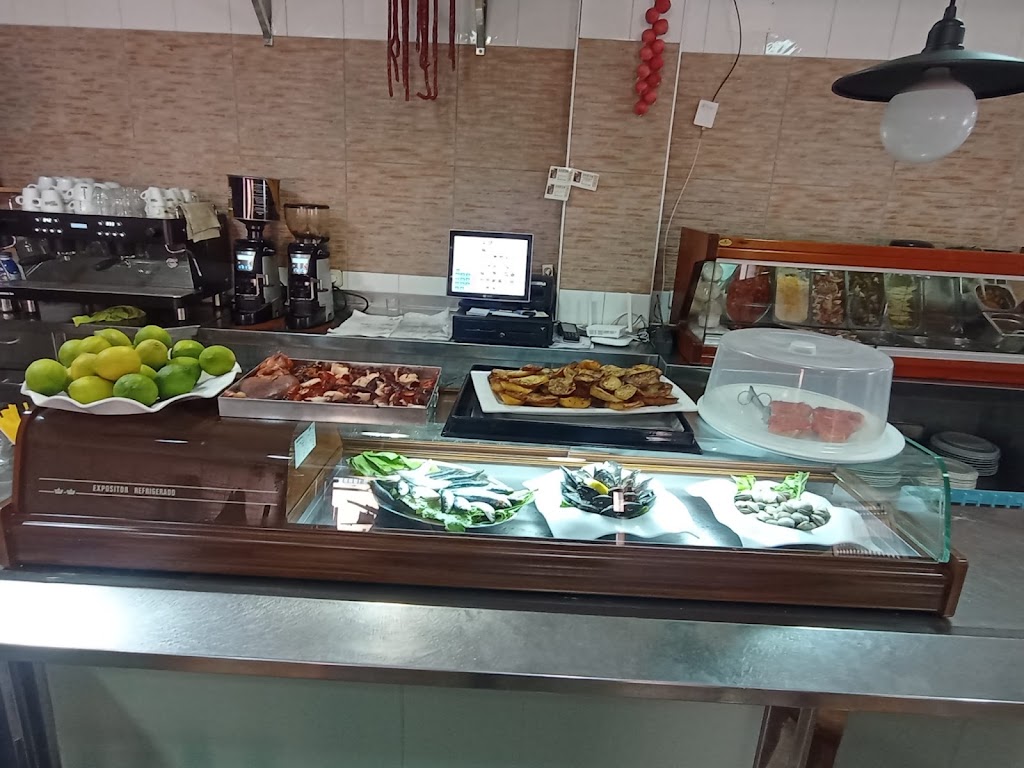 Bar EL Palmeral — Comida y bebida