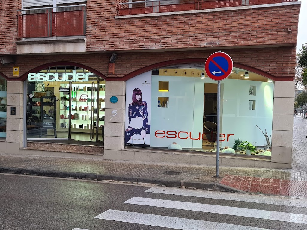 Silvia Escuder Montcada i Reixac — Exterior