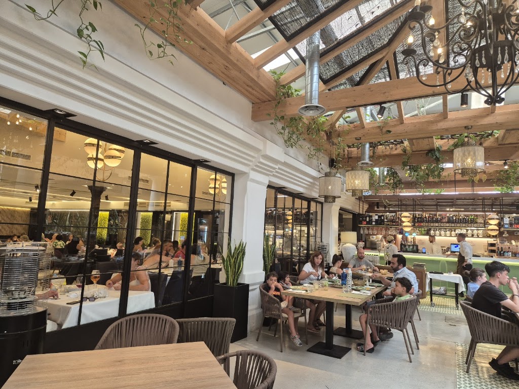 La Flor Restaurant — Ambiente