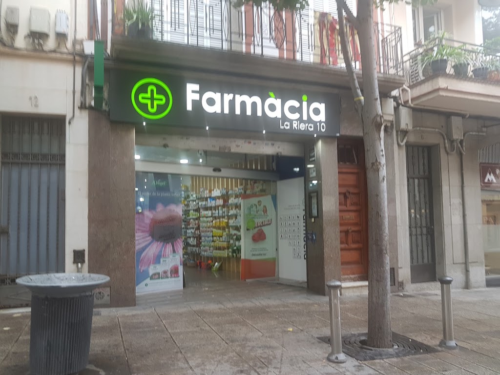 Farmacia La Riera 10