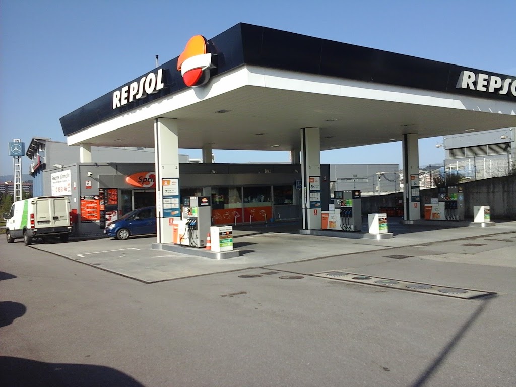 Estacion de Servicio Repsol — Exterior