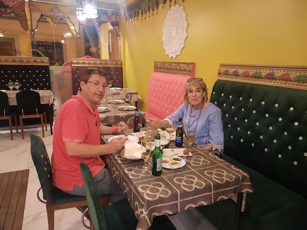 Curcuma Badalona Indian Restaurant — Ambiente