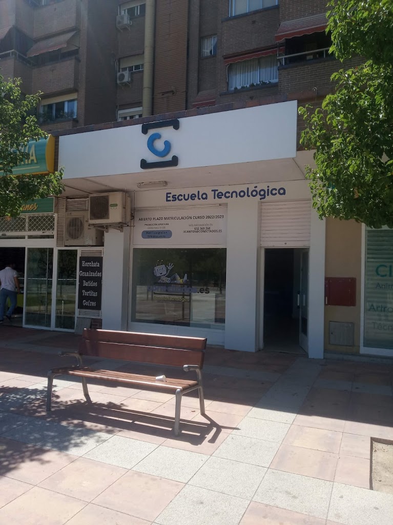 Escuela Tecnologica conectados.es Tres Cantos
