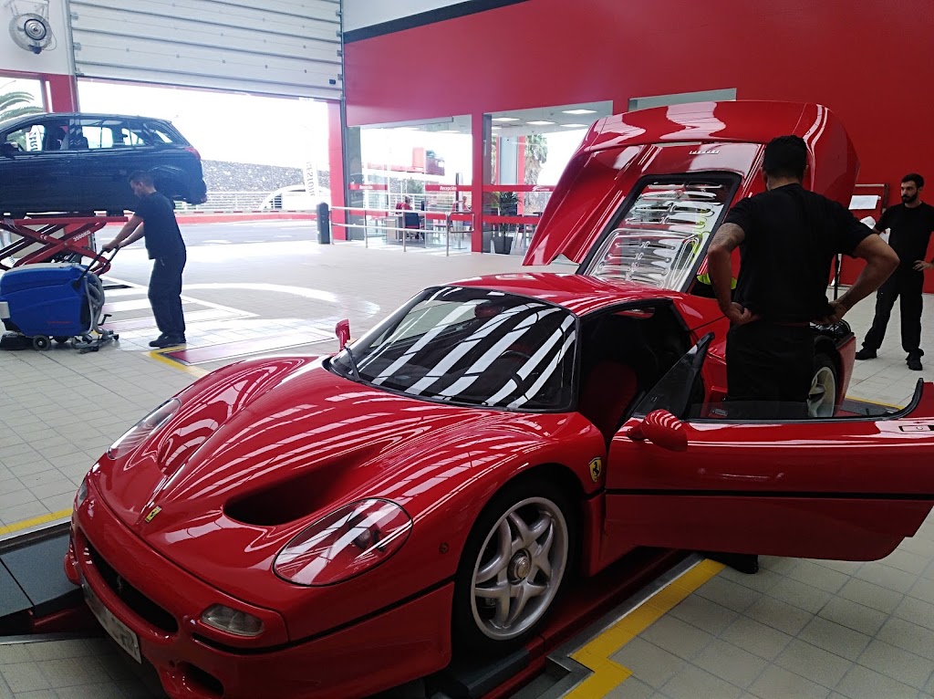 Atlantico Autocentro Los Majuelos — Interior
