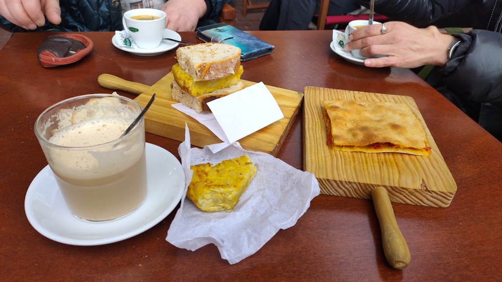 Bodega Eibar — Comida y bebida