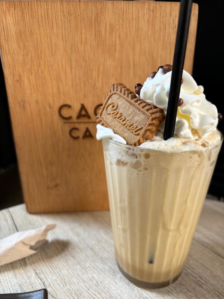 Cacau Cafe Blanes — Comida y bebida