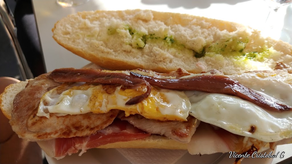 Bar Rocio — Comida y bebida