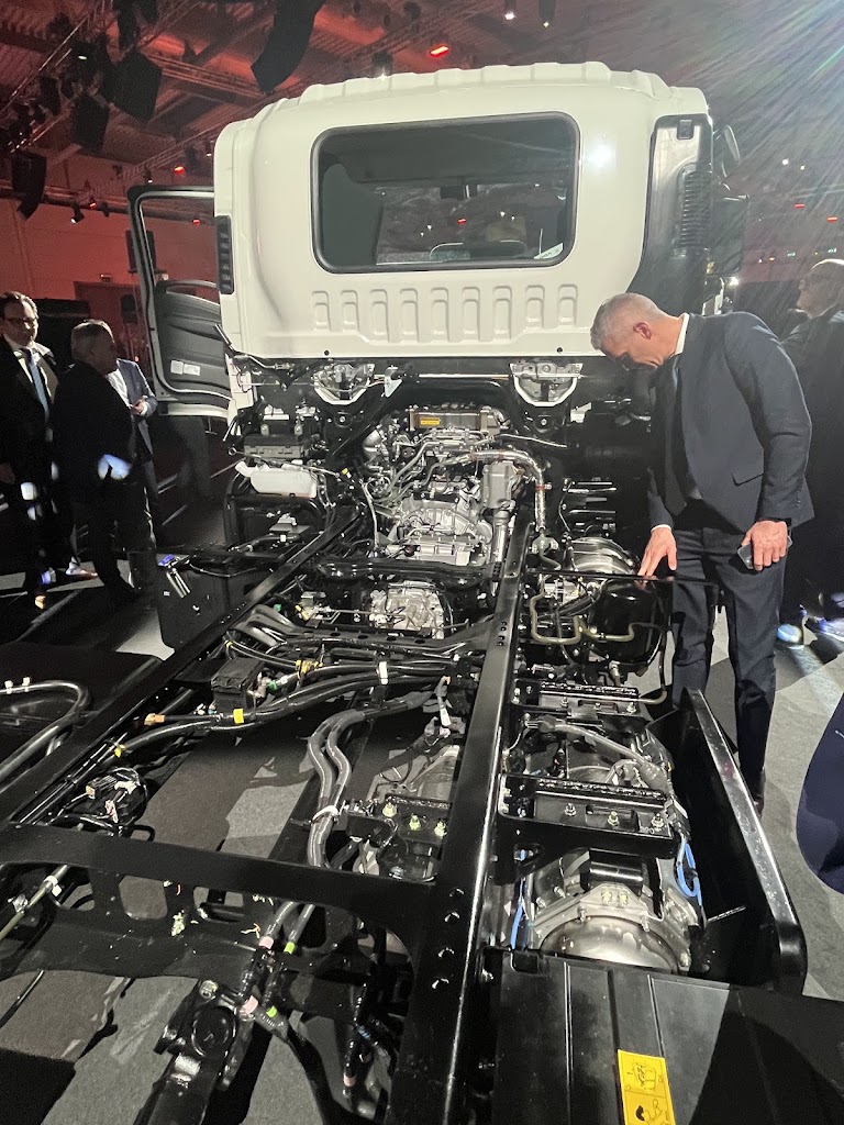 Isuzu - Automoviles Antamotor - Coruna — Interior
