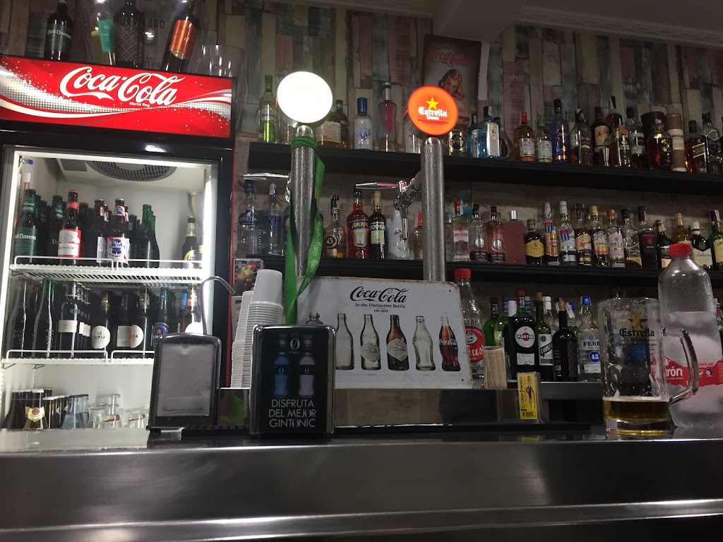 Major Bar Hostal — Ambiente