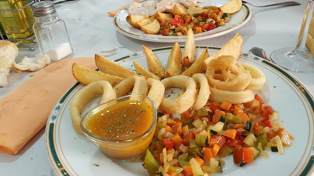 Bar Restaurante Cibeles. — Comida y bebida