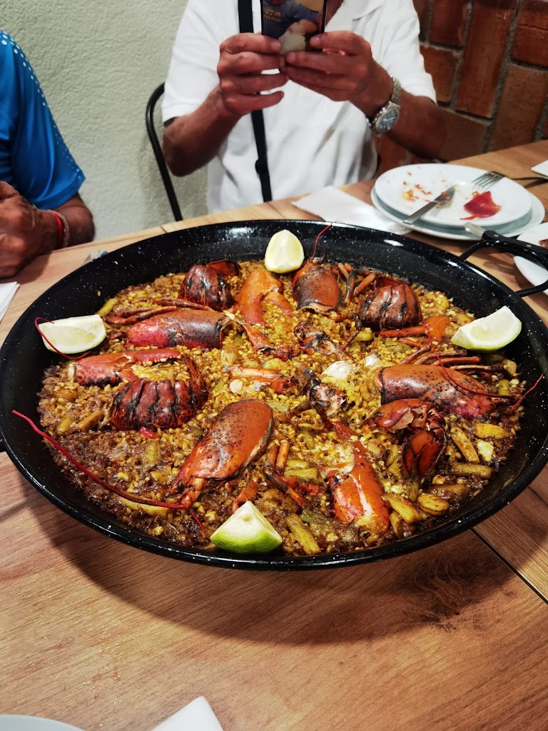 Cerveceria Paquito — Paella