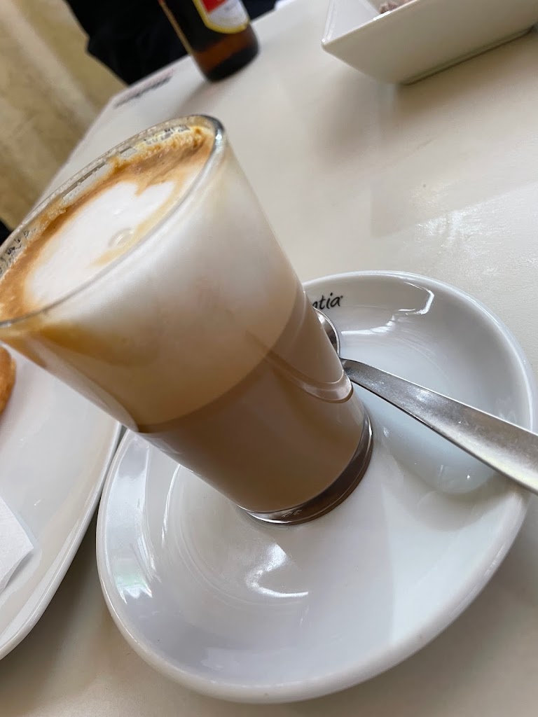 Bar carretas — Comida y bebida