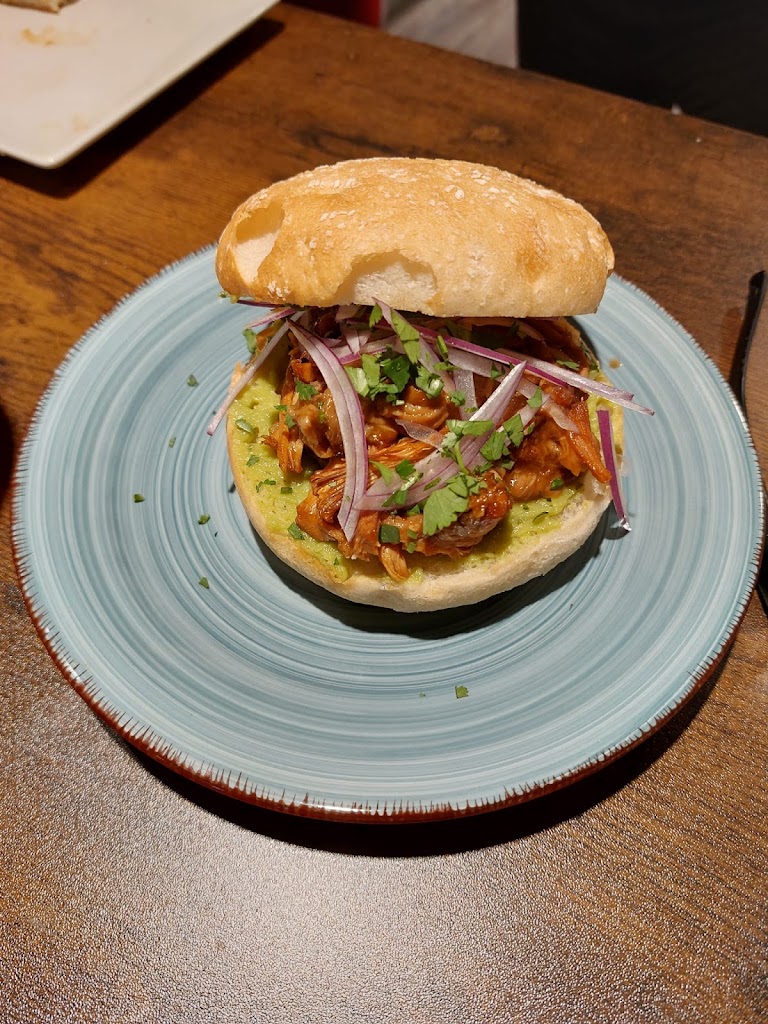 La Queixalada Sant Cugat — Comida y bebida
