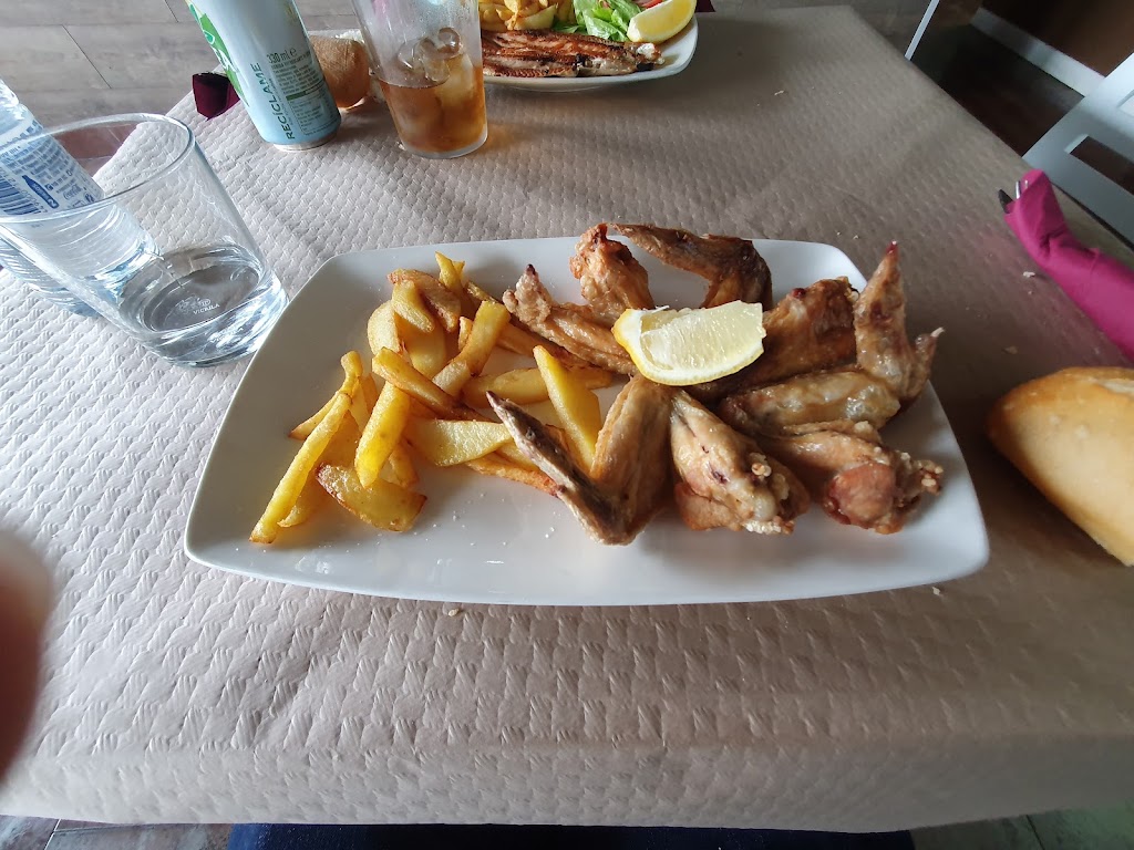 Bar restaurante Cuarto Set — Comida y bebida