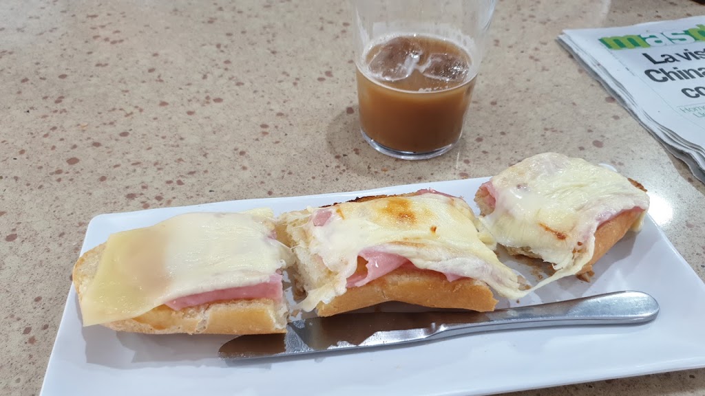 Cafeteria Bar EL CRUCE — Jamon
