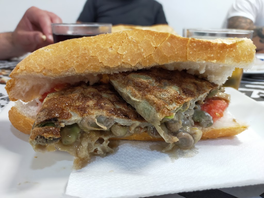 Bar El Raconet — Comida y bebida