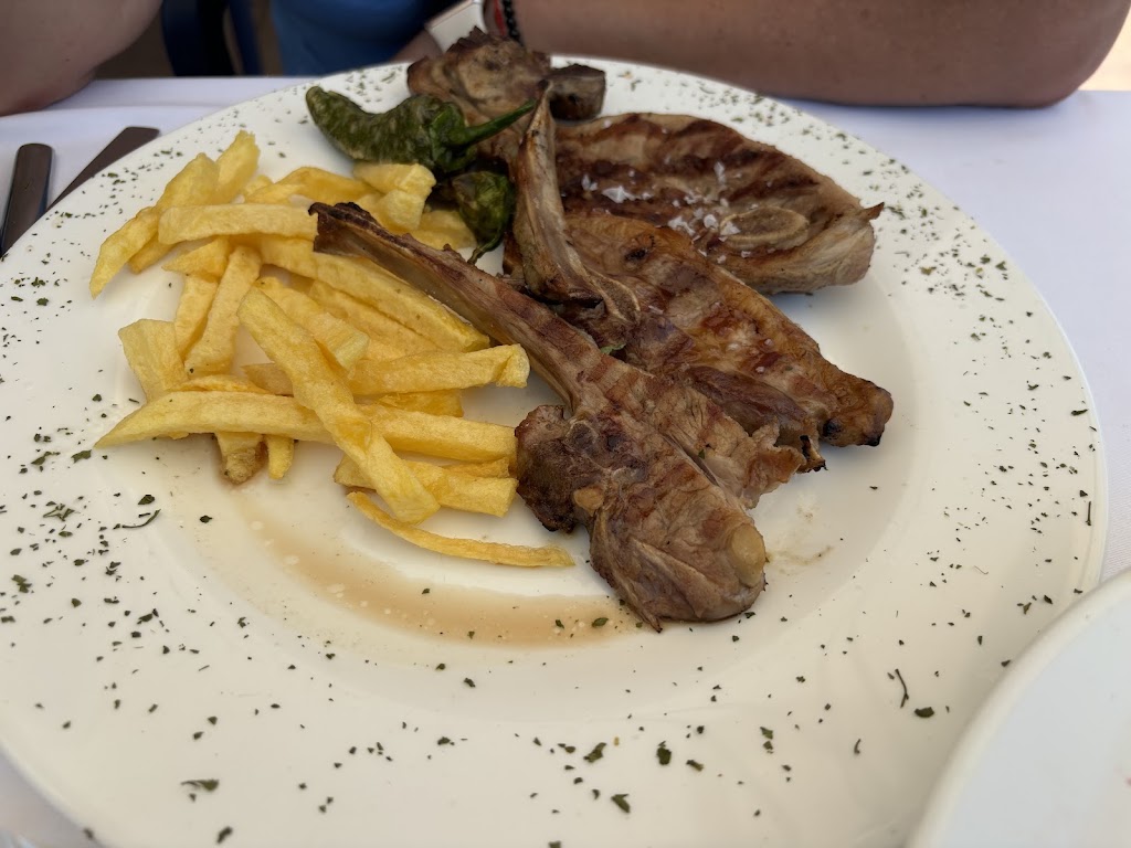 Desde 1977 Bar Restaurante El Paraiso — Comida y bebida