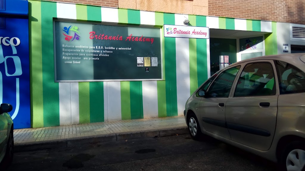 Britannia Academy, Poligono Santa Ana — Edificio