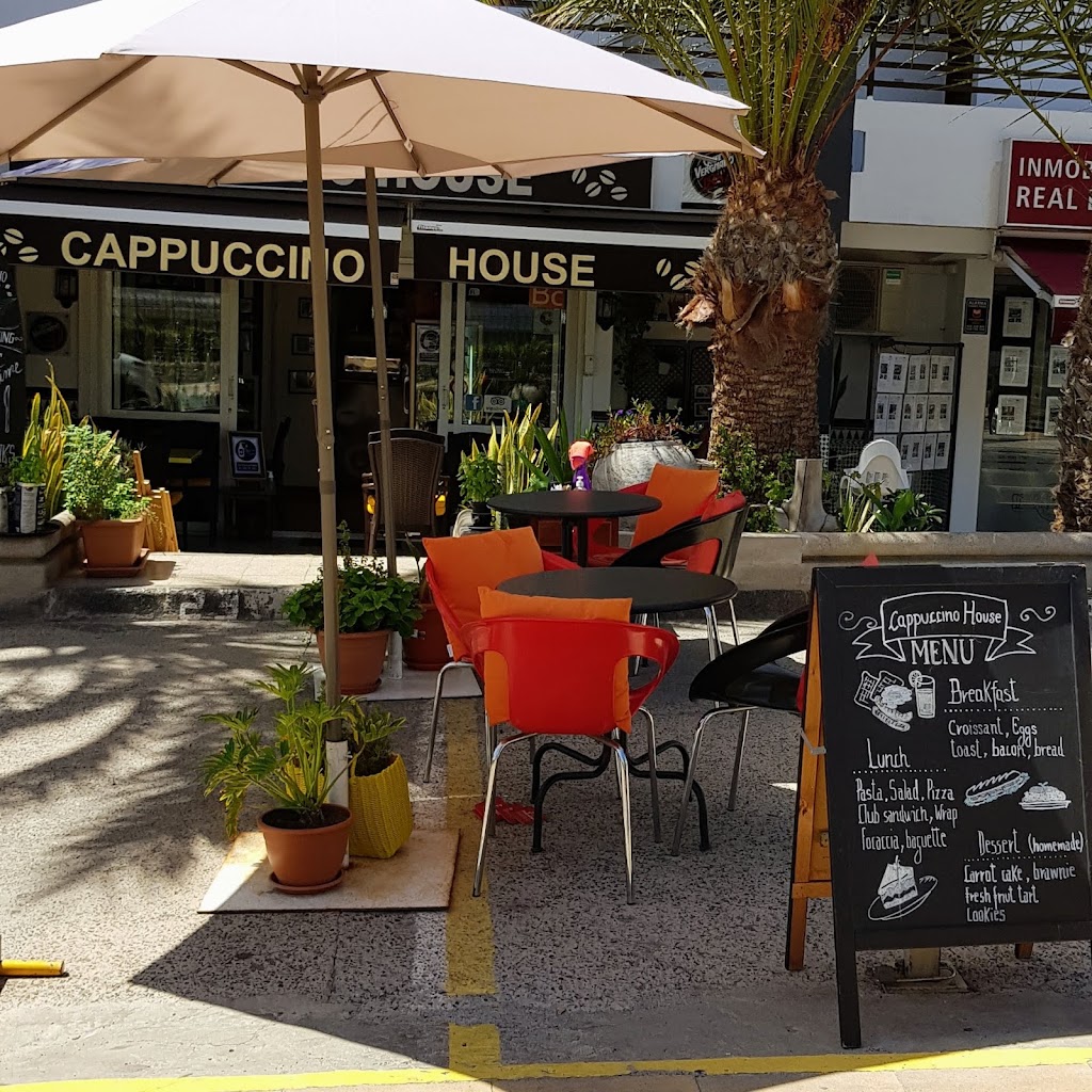 CAPPUCCINO HOUSE — Ambiente