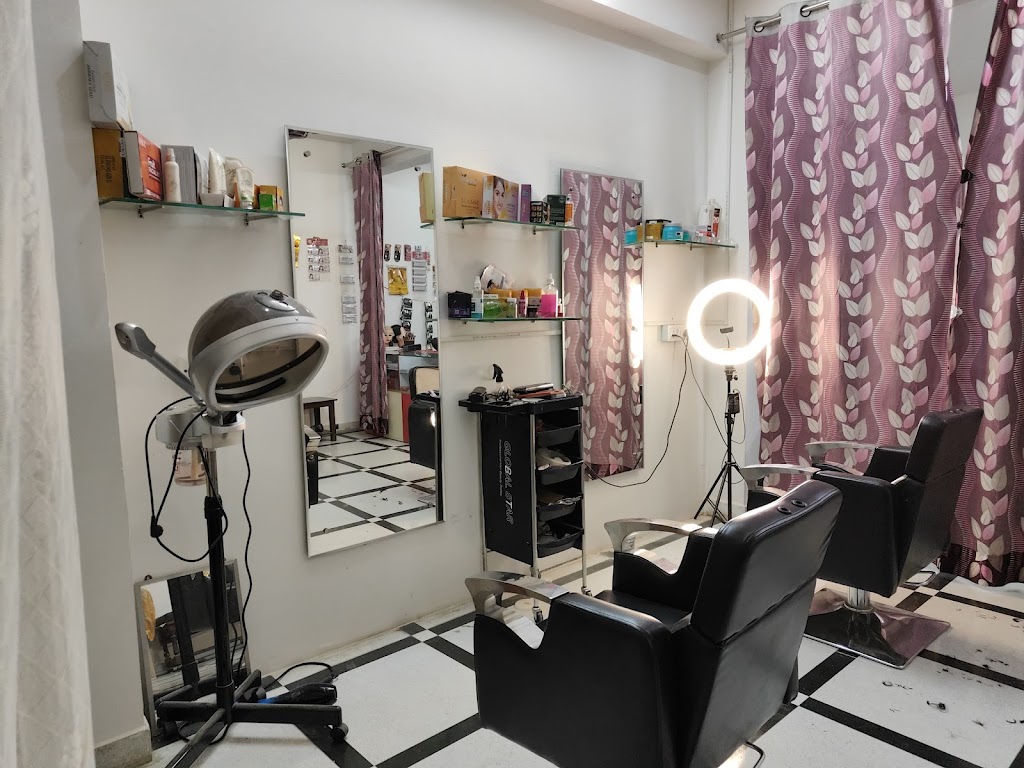 Eve Revival Beauty Parlor
